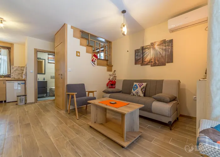 Planinska Kuca Kosuta * 바이나 바슈타